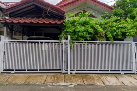 Dijual Rumah Bagus Asri Hadap Selatan di Taman Galaxy Bekasi