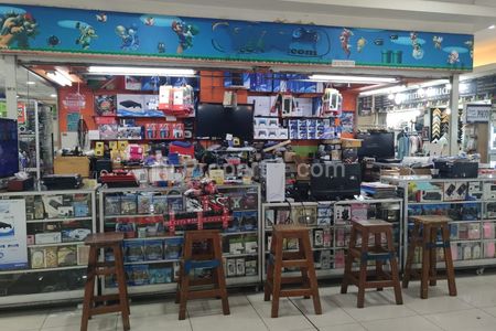 Dijual Prime Kios Blok M Square - Lantai 3, Posisi Strategis Depan Lift