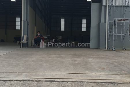 Sewa Gudang Murah Siap Pakai Huk, Akses Kontainer Bangunan 1300 Meter, Ada Officenya di Kawasan Industri Delta Silikon III, Cikarang Dekat GIIC, KITIC