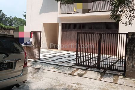 Jual Rumah Nego 4 BR Dua Lantai Luas 466m2 Bangunan 245m2 di Belakang AEON Mal Tanjung Barat, Akses 2 Mobil, Lenteng Agung, Jagakarsa, Jakarta Selatan