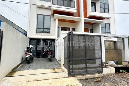 Dijual Rumah Strategis di Duren Sawit Jakarta Timur - Dekat Toll Becakayu, Bintara, Stasiun Buaran, Jalan BKT, Perumnas Klender