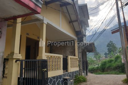 Dijual Rumah Klasik 2 Lantai di Cibogo, Dekat Kawasan Wisata Lembang Bandung Barat