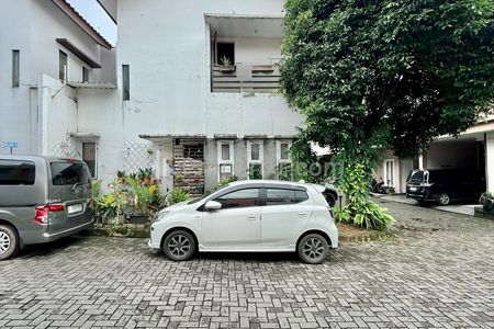 Jual Cepat Rumah Dalam Cluster di Cirendeu Tangerang Selatan, Posisi Hook, Row Jalan Besar