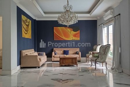 Disewakan Rumah Siap Huni 5BR, Semi Furnish dengan Private Pool di Jl. Denpasar, Kuningan, Jakarta Selatan