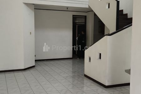 Disewakan Rumah 2 Lantai di Taman Alfa Indah, Jakarta Barat
