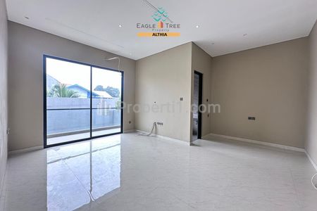 Dijual Cepat Rumah Brand New Mewah Konsep Modern Minimalis dengan Private Pool, Siap Huni dan Dalam Cluster di Bintaro Tangerang Selatan