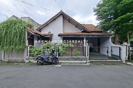 Jual Tanah Strategis Bonus Rumah di Seturan Yogyakarta Dekat STIE YKPN, UPN, AMIKOM, PAKUWON MALL