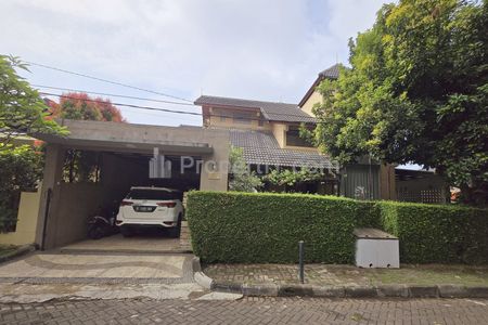 Dijual Rumah Hook Semi Furnished Turun Harga di Setiabudi Regency Bandung – Dekat Universitas Pendidikan Indonesia, Akses Lebar 2 Mobil
