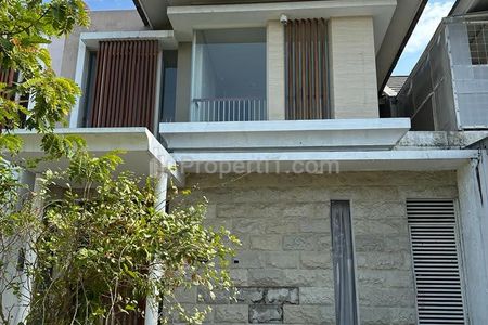 Rumah Dijual Greenlake Citraland Surabaya Barat