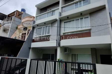 Dijual Rumah Modern Minimalis Brand New di Kebon Jeruk, Jakarta Barat
