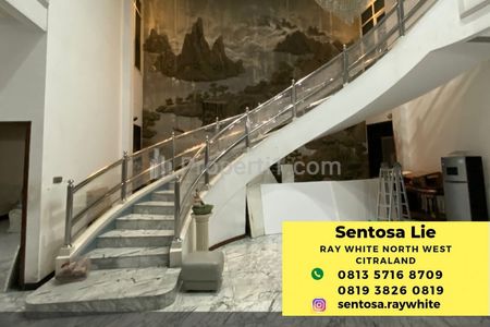 Dijual Rumah LT 764m2, Full Marmer, Garasi Carport Masuk 10 Mobil, Hadap Nol Jalan Raya Kembar Komersial di Raya Dharmahusada Indah, Surabaya Timur