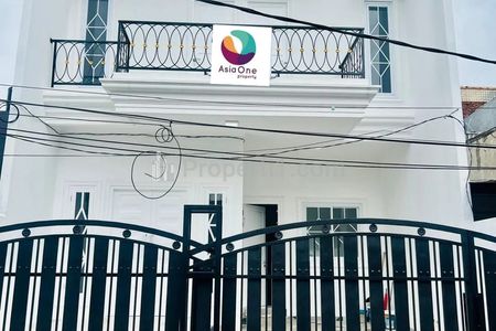 Dijual Rumah Mewah Siap Huni Dalam Komplek di Duren Sawit Jakarta Timur