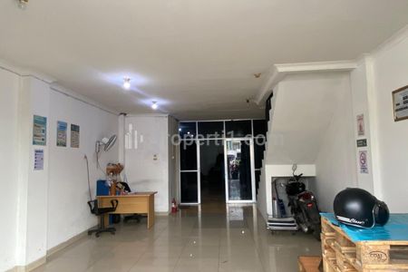 Dijual Ruko Full Renovasi Rapih Siap Pakai di Ifolia Harapan Indah Bekasi