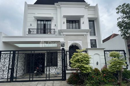 Jual Rumah Mewah Modern Elegan dan Strategis di Janur Hijau 1, Serpong, Tangerang