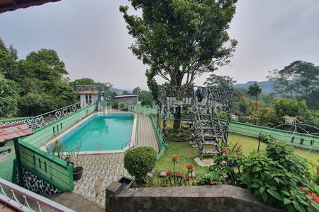 Jual Villa Luas dengan Kolam Renang Private Pool Harga Super Murah di Cimenyan, Bandung