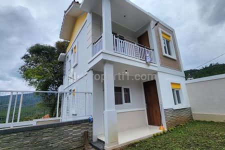 Jual Rumah Villa Minimalis Hanya 7 Menit dari Alun-alun Lembang Bandung