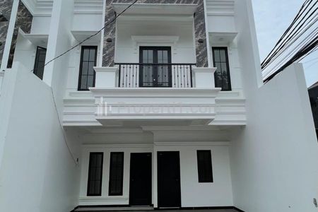 Dijual Rumah Mewah 2,5 Lantai Ada Rooftop di Kebagusan Jakarta Selatan