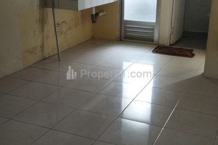 Disewakan Apartemen Unit 2 BR Kondisi Unfurnished di Tower Herbras Lantai 17 (Harga Sewa Rp8,5 Juta / Tiga Bulan)