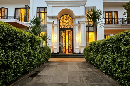 Dijual Rumah Mewah dengan Private di Jatiwarna Bekasi