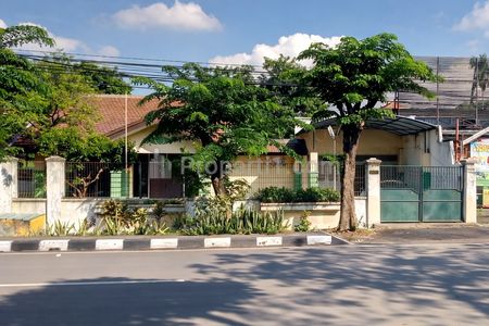 Jual Rumah Cocok untuk Usaha di Jalan Raya Merr Surabaya Strategis