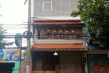 Jual Ruko 3 Lantai SHM Interior Etnik Modern Harga Murah Super Strategis di Kawasan Pertokoan Perbelanjaan di Jl. Terusan Jakarta Antapani Bandung