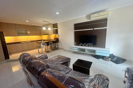 Dijual Rumah Green Court Kondisi Rapih, Terawat, Full Furnished di Jakarta Barat