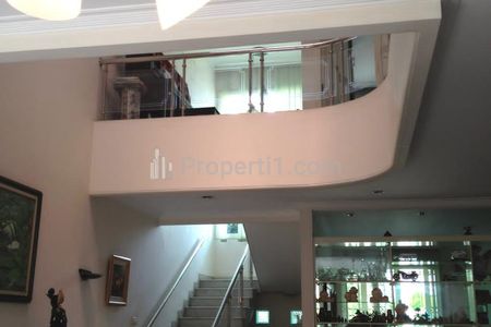 Disewakan Rumah Intercon Taman Kebon Jeruk Ukuran 11x25 m, Jakarta Barat