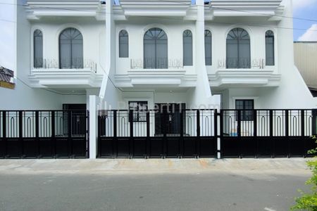 Dijual Rumah Baru Design Classic Modern di Cipinang Cempedak Jakarta Timur