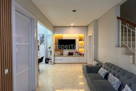 Dijual Rumah Cantik Semi Furnish di Greenwich BSD Tangerang
