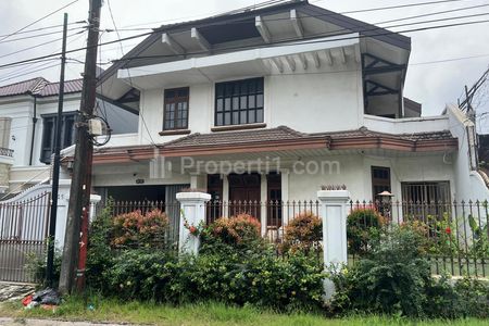 Jual Rumah Siap Huni dan Strategis di Karmel 5, Kebon Jeruk, Jakarta Barat