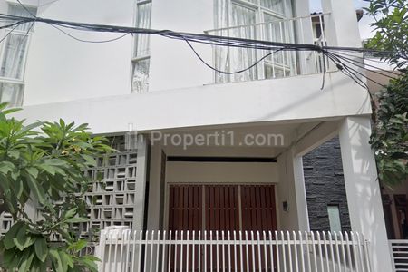 Dijual Rumah SHM 2 Lantai di Cempaka Putih Timur, Jakarta Pusat