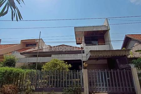 Dijual Rumah Strategis di Ketintang – Dekat Tol & Fasilitas Umum