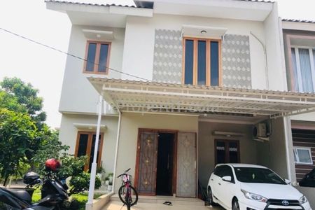 Dijual Rumah Second 2 Lantai Dalam Cluster di Mampang Depok