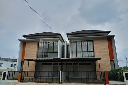 Dijual Cepat Rumah Megah Eksklusif di Gardens at Candi Sawangan Depok 10 Langkah ke Club House