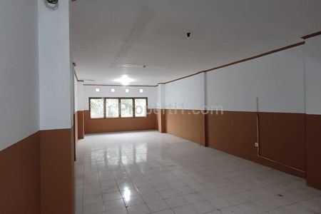 Disewakan Ruko Daan Mogot Baru 3,5 Lantai, Jakarta Barat