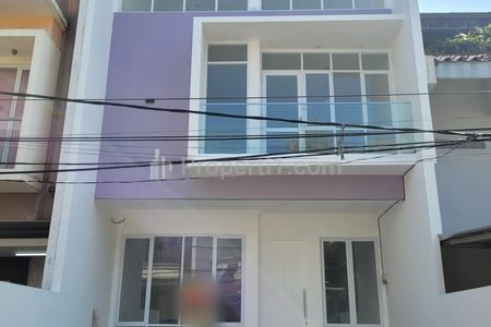 Dijual Rumah Baru 3,5 Lantai di Kelapa Hibrida Kelapa Gading Jakarta Utara