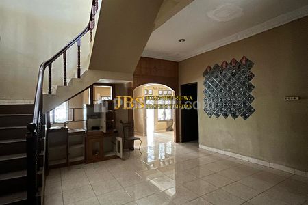 Jual Rumah 1,5 Tingkat di Komplek Cemara Asri Medan Jalan Durian