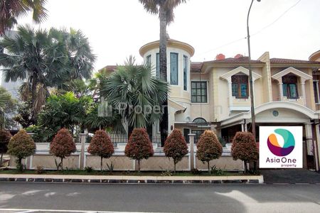 Disewakan Rumah Posisi Hook Area Bebas Banjir Aman Nyaman di Rawamangun Jakarta Timur