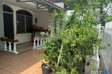 Dijual Butuh Uang Rumah 1.5 Lantai Kelapa Cengkir Kelapa Gading Jakarta Utara