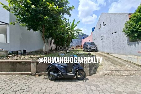 Jual Tanah Cantik Strategis, 50 meter Dari Jl. Monjali Yogyakarta Dekat UGM, AL AZHAR AYWS