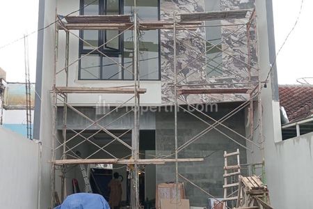 Dijual Rumah Baru Minimalis 2 Lantai di Rungkut Mapan, Surabaya Timur 