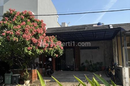 Dijual Rumah Full Furnished Area Bebas Banjir di Perumahan Essence Park Bekasi