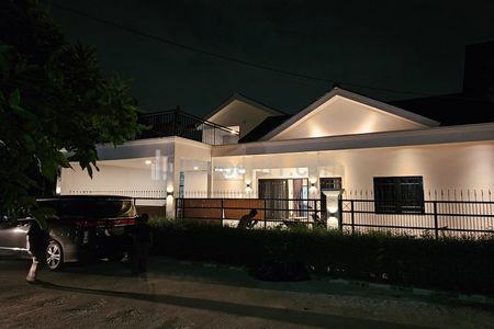Jual Rumah Siap Huni di Perumahan Lembah Cinere Indah Depok - 4+1 Kamar Tidur & Full Furnished