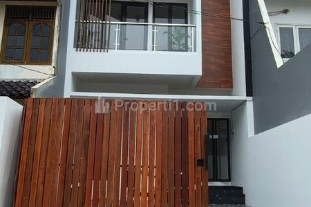 Dijual Rumah Baru Design Scandinavian Siap Huni di Pondok Kelapa dalam Komplek Jakarta Timur