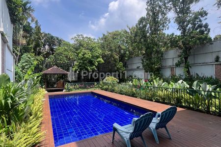 Sewa Rumah di Cipete, Jakarta Selatan - Ada Kolam Renang & Taman