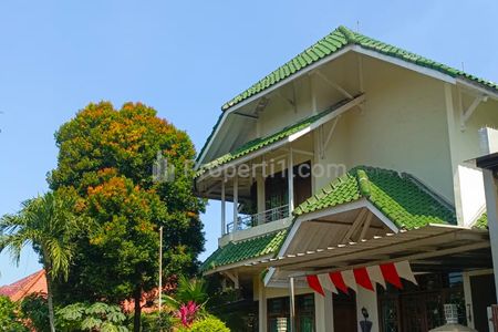 Disewakan Rumah Klasik di Cinere Depok, Dekat ke Kampus UPN Veteran Jakarta