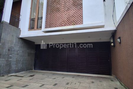 Jual Nego Rumah Minimalis 4 BR Kolam Renang di Jaya Mandala Dekat Mega Kuningan, Dukuh Patra, Rasuna Said, Gatot Subroto, Tebet, Jakarta Selatan