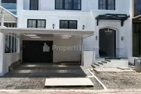 Jual Rumah Baru Pakuwon Indah The Mansion - New American Classic Surabaya Barat - Spesial Attic Rooftop Desain 3,5 Lantai
