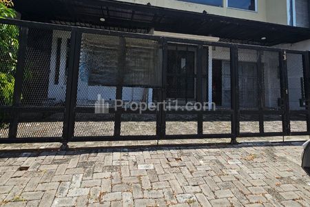 Jual Rumah Usaha Citraland Surabaya Barat Hadap Nol Jalan Raya - Parkiran Mobil Luas Komersial Area Cocok Buat Segala Usaha - Row Jalan Lebar 6 Mobil