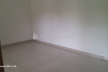 Sewa Rumah Siap Huni Townhouse 5+3 Kamar Tidur Ada Kolam Renang di Pejaten Barat Jakarta Selatan